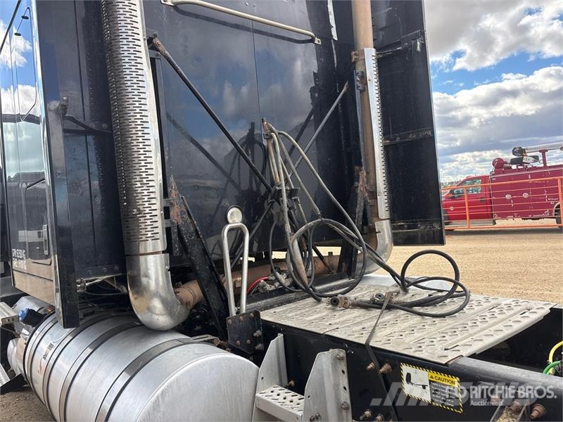 Mack AN64T Anthem 6x4 T/A Sleeper Truck Tractor Sattelzugmaschinen