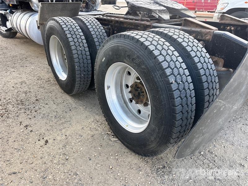 Mack AN64T Anthem 6x4 T/A Sleeper Truck Tractor Sattelzugmaschinen