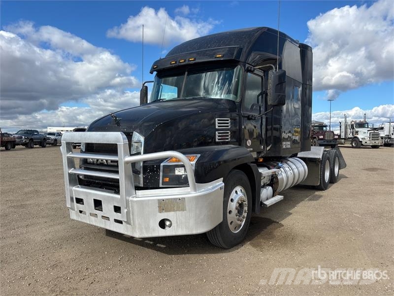 Mack AN64T Anthem 6x4 T/A Sleeper Truck Tractor Sattelzugmaschinen