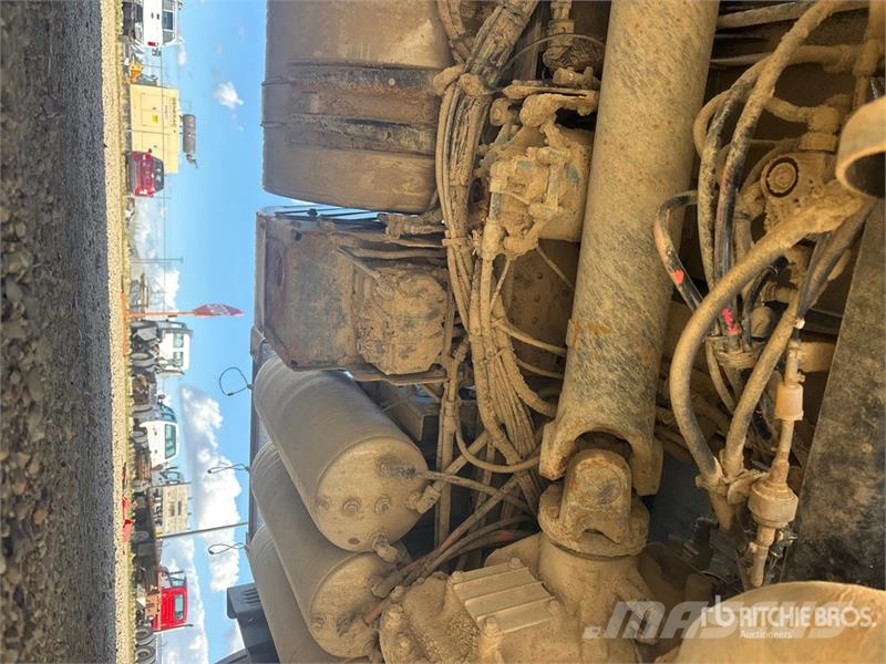Mack AN64T Anthem 6x4 T/A Sleeper Truck Tractor Tracteur routier