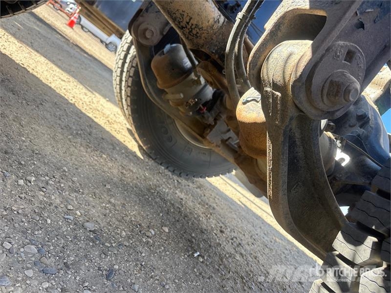 Mack AN64T Anthem 6x4 T/A Sleeper Truck Tractor Tracteur routier