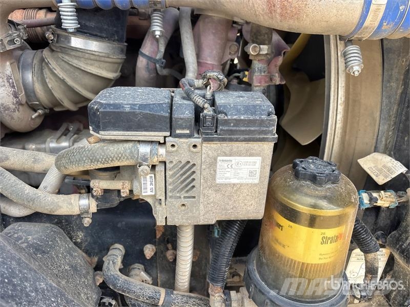 Mack AN64T Anthem 6x4 T/A Sleeper Truck Tractor Sattelzugmaschinen