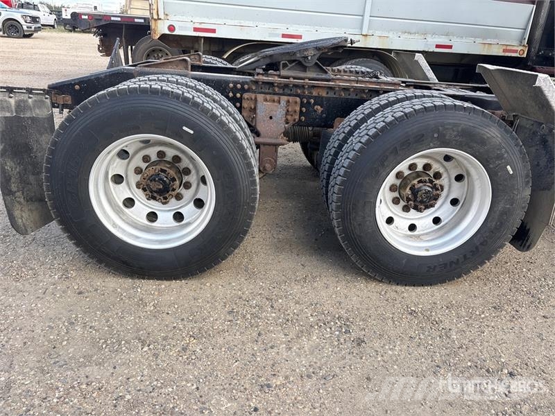 Mack AN64T Anthem 6x4 T/A Sleeper Truck Tractor Sattelzugmaschinen