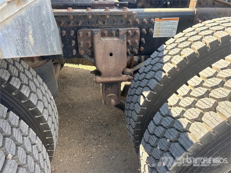 Mack AN64T Anthem 6x4 T/A Sleeper Truck Tractor Tracteur routier