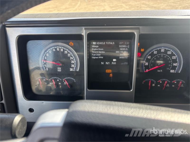 Mack AN64T Anthem 6x4 T/A Sleeper Truck Tractor Tracteur routier