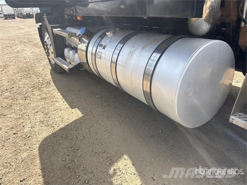Mack AN64T Anthem 6x4 T/A Sleeper Truck Tractor Motrici e Trattori Stradali