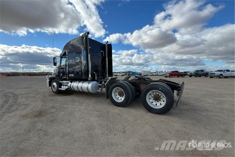 Mack AN64T Anthem 6x4 T/A Sleeper Truck Tractor Sattelzugmaschinen