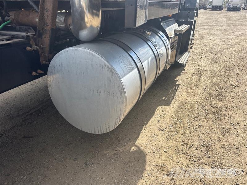 Mack AN64T Anthem 6x4 T/A Sleeper Truck Tractor Motrici e Trattori Stradali