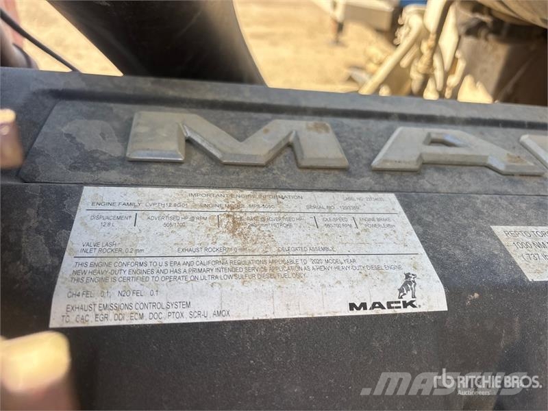 Mack AN64T Anthem 6x4 T/A Sleeper Truck Tractor Tracteur routier
