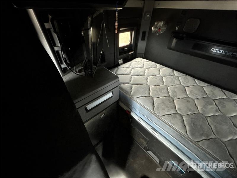 Mack Anthem 6x4 T/A Sleeper Truck Tractor Naudoti vilkikai