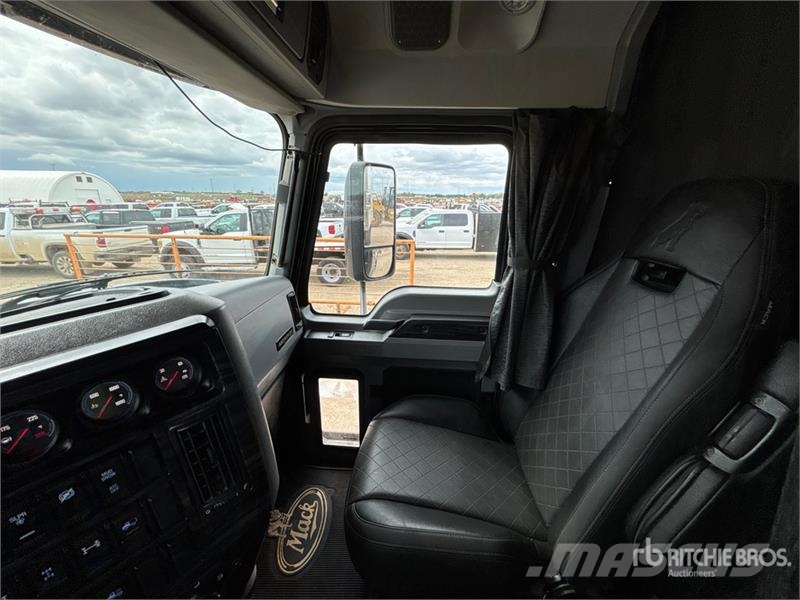 Mack Anthem 6x4 T/A Sleeper Truck Tractor Naudoti vilkikai