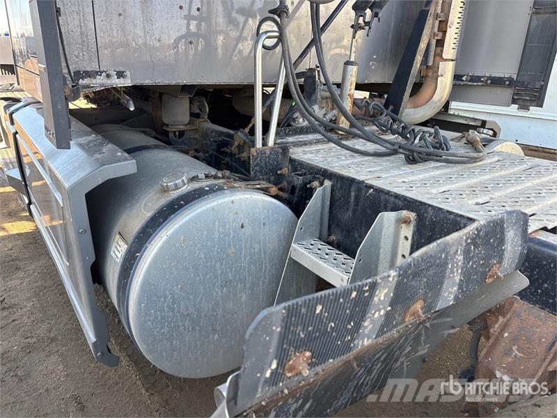 Mack Anthem 6x4 T/A Sleeper Truck Tractor Tractor Units
