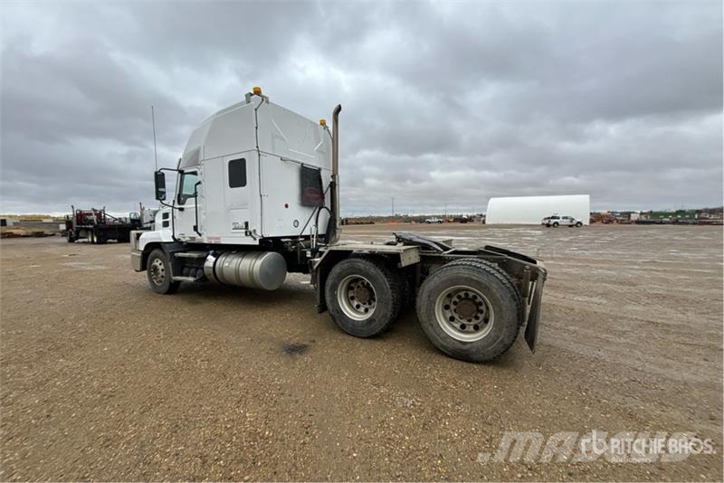 Mack Anthem 6x4 T/A Sleeper Truck Tractor Tractor Units