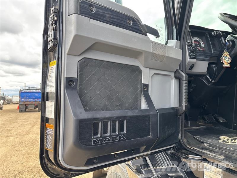 Mack Anthem 6x4 T/A Sleeper Truck Tractor Naudoti vilkikai