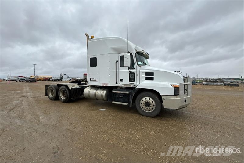 Mack Anthem 6x4 T/A Sleeper Truck Tractor Tractor Units