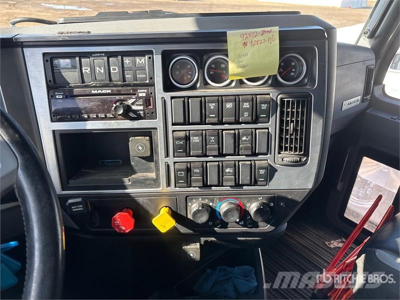 Mack Anthem 6x4 T/A Sleeper Truck Tractor Tractor Units