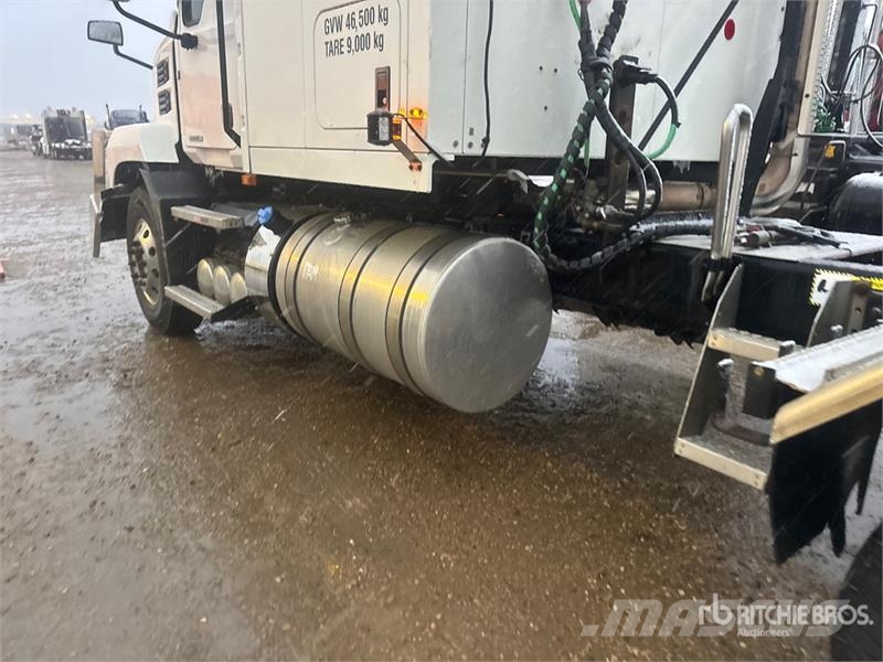 Mack Anthem 6x4 T/A Sleeper Truck Tractor Sadulveokid