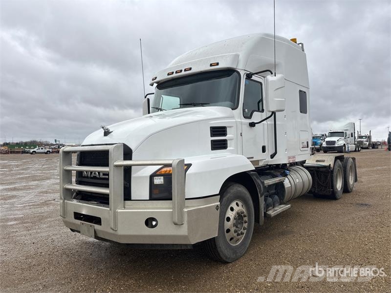 Mack Anthem 6x4 T/A Sleeper Truck Tractor Tractor Units