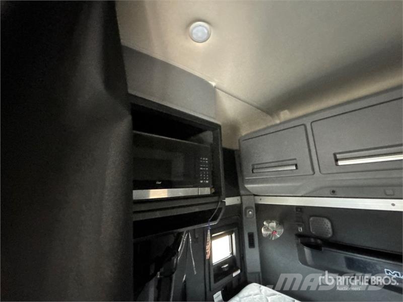 Mack Anthem 6x4 T/A Sleeper Truck Tractor Naudoti vilkikai