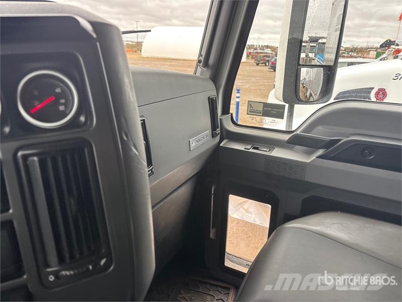 Mack Anthem 6x4 T/A Sleeper Truck Tractor Tractor Units