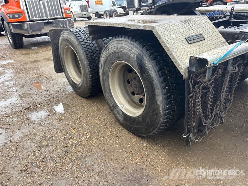 Mack Anthem 6x4 T/A Sleeper Truck Tractor Tractor Units