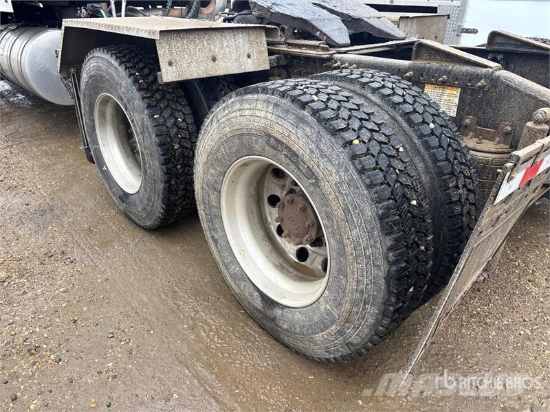 Mack Anthem 6x4 T/A Sleeper Truck Tractor Tractor Units
