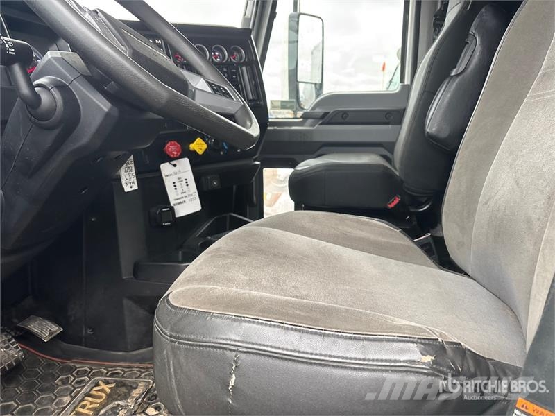 Mack Anthem 6x4 T/A Sleeper Truck Tractor Tractor Units