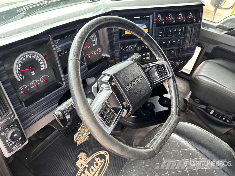 Mack Anthem 6x4 T/A Sleeper Truck Tractor Naudoti vilkikai
