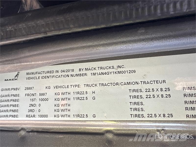 Mack Anthem 6x4 T/A Sleeper Truck Tractor Tractor Units