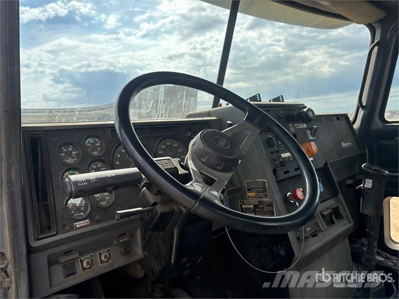 Mack CH613 탱커 트럭