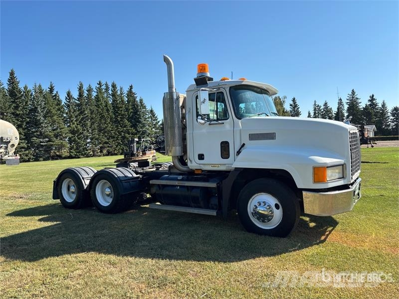 Mack CH613 曳引機組件