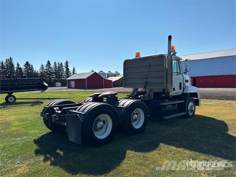 Mack CH613 曳引機組件