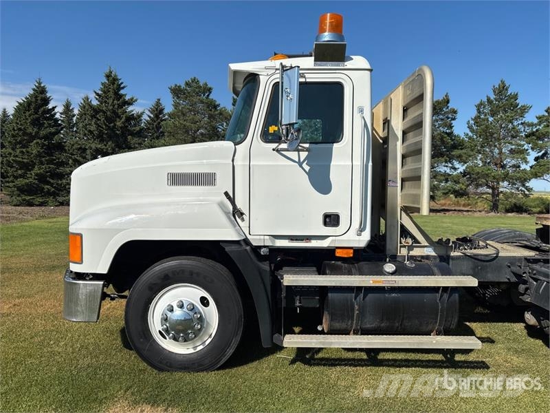 Mack CH613 曳引機組件