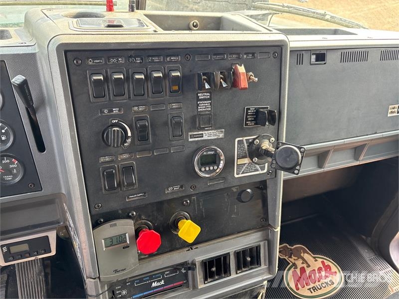 Mack CH613 Tractor Units
