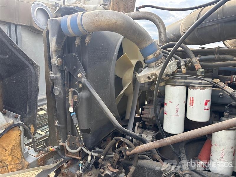 Mack CH613 탱커 트럭