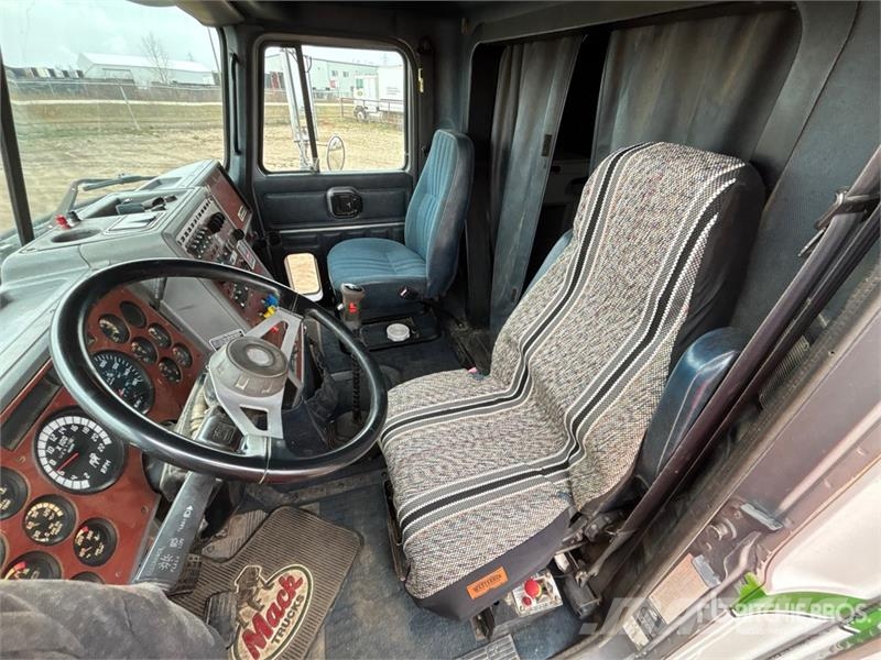 Mack CH613 Vilcēji