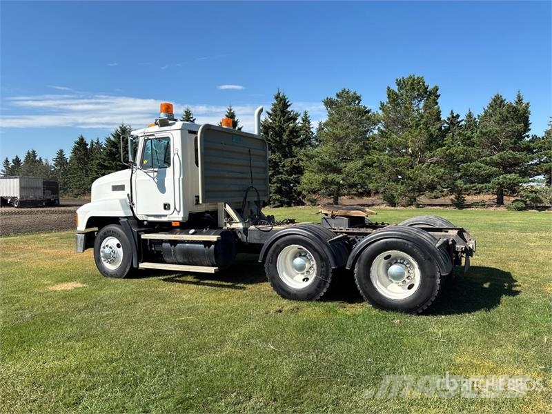 Mack CH613 曳引機組件