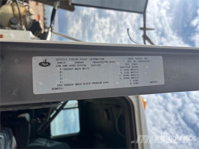 Mack CH613 탱커 트럭