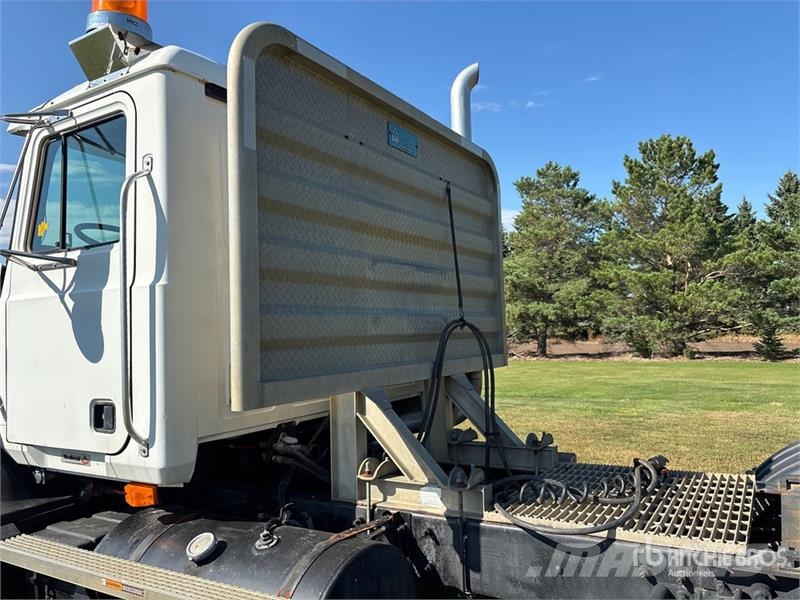 Mack CH613 曳引機組件