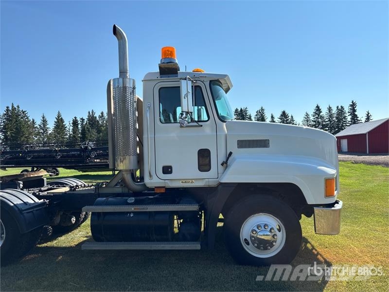 Mack CH613 曳引機組件