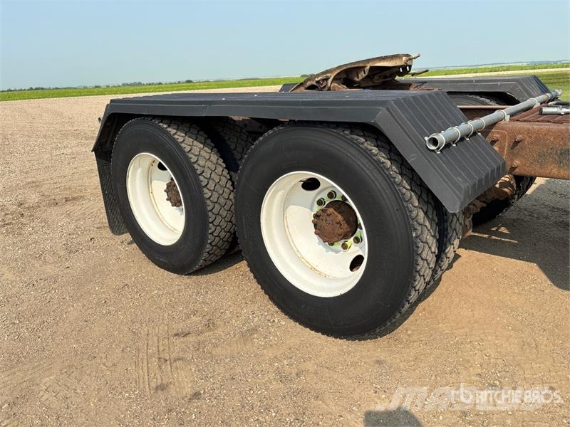 Mack CH613 Tractor Units