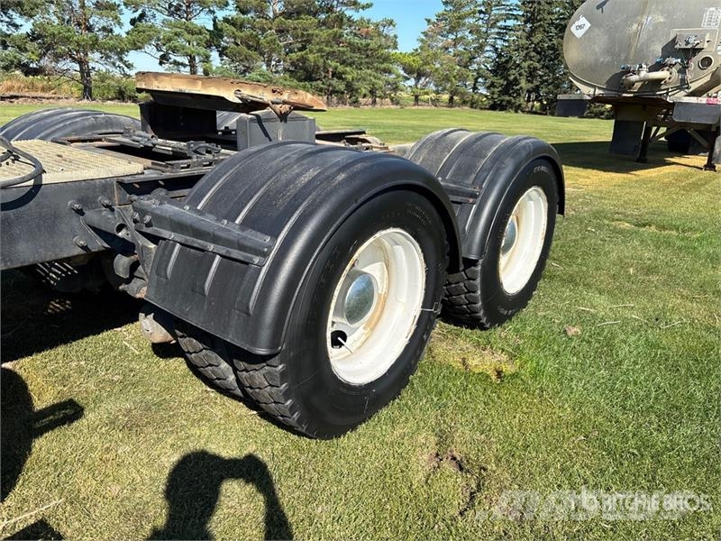 Mack CH613 曳引機組件