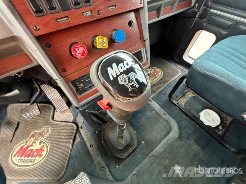 Mack CH613 Vilcēji