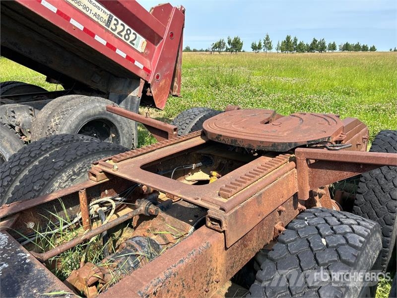 Mack CH613 Naudoti vilkikai