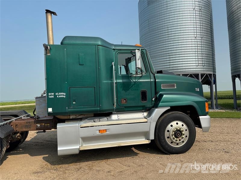 Mack CH613 Tractor Units