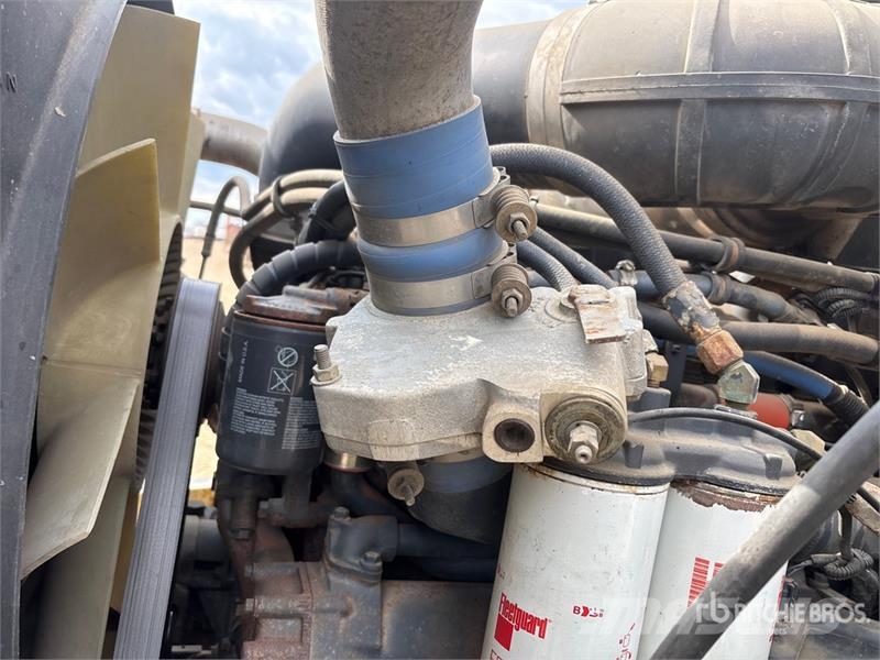 Mack CH613 탱커 트럭