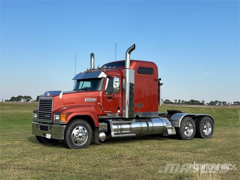 Mack CHU613 Autotractoare