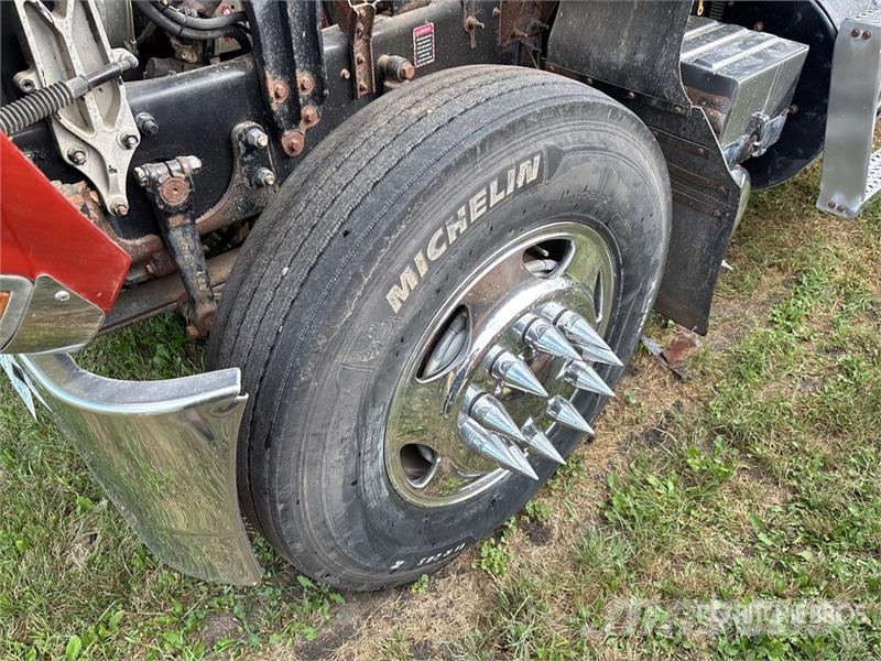 Mack CHU613 Autotractoare