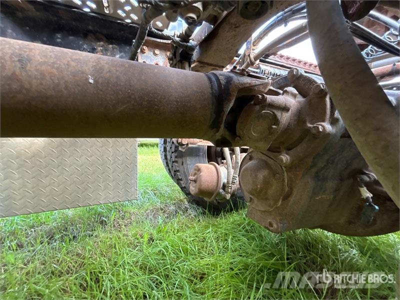 Mack CHU613 Autotractoare