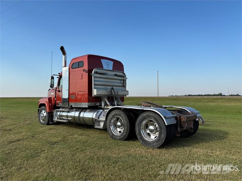 Mack CHU613 Autotractoare